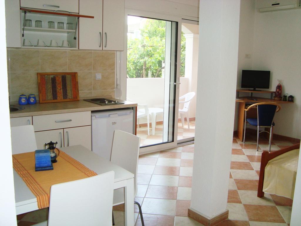 Rolovina * Tivat